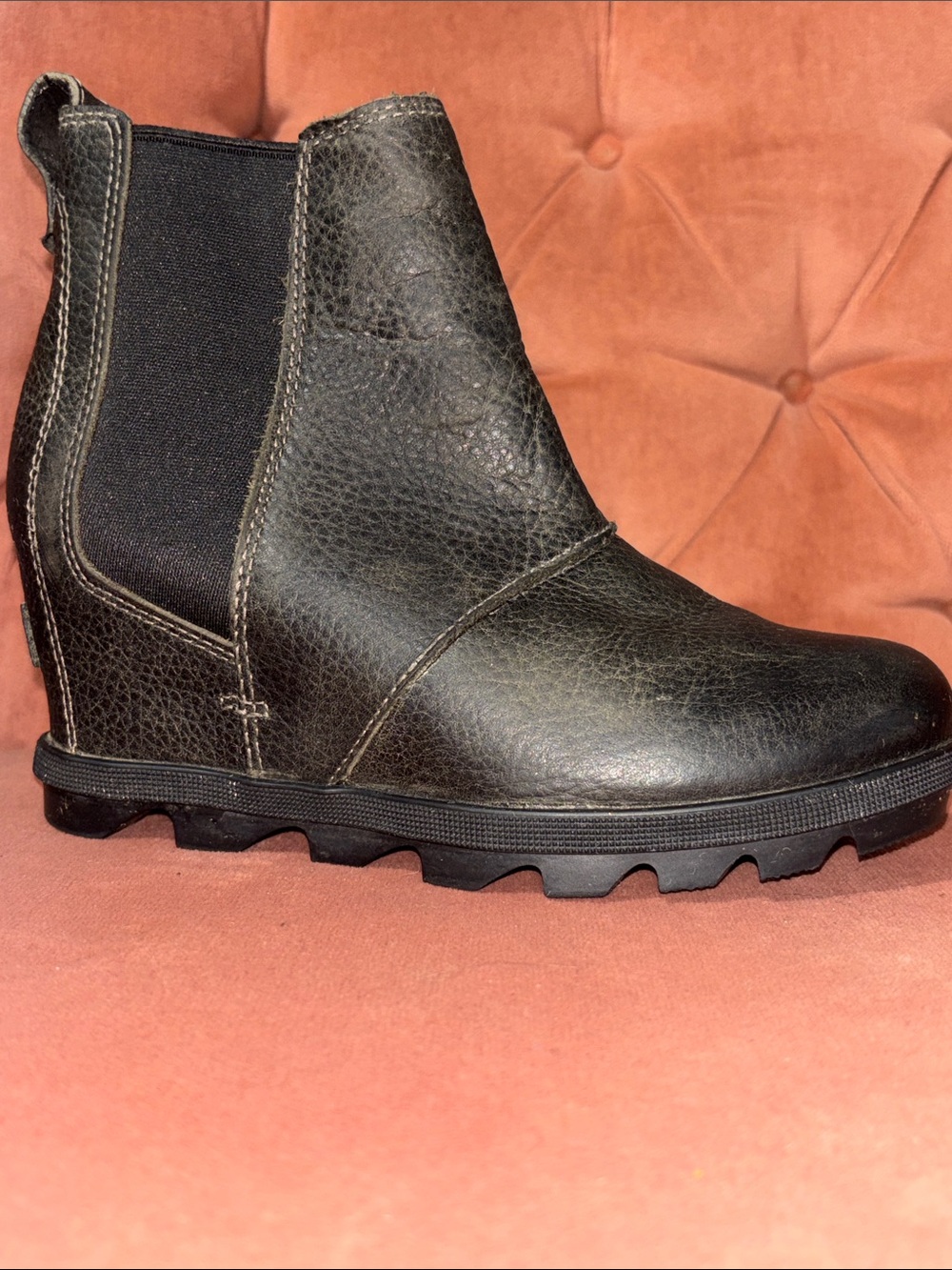 Sorel Joan of Arctic black leather hidden wedge bootie lug sole gore pull on 5.5